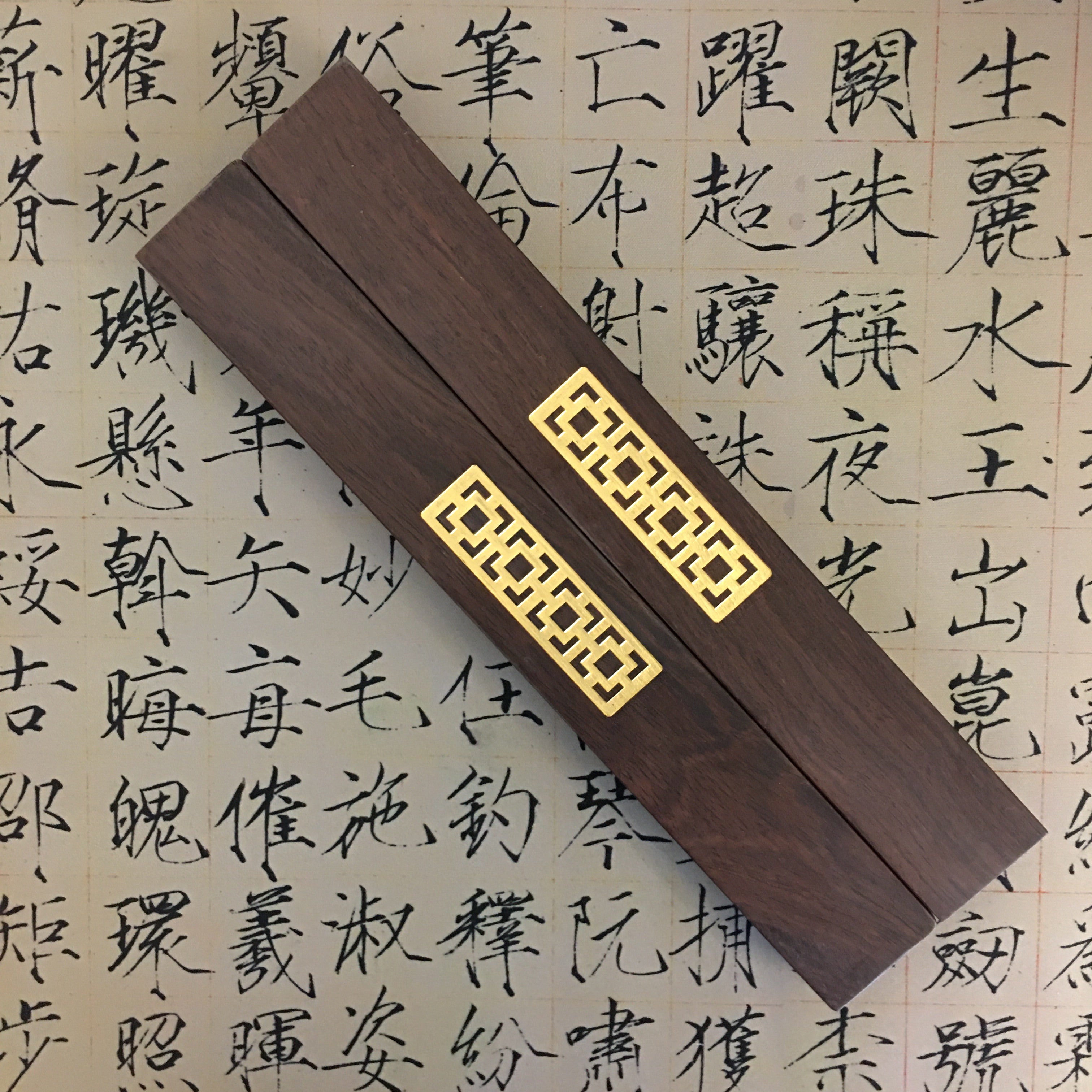 Eseng ESENG® Paperweight - Wood – ESENG-DE